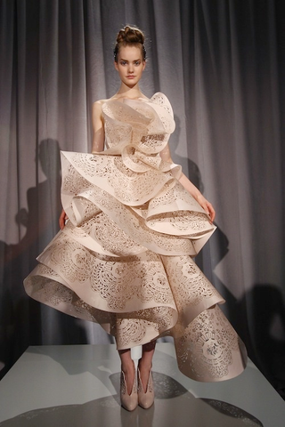 Illustration for article titled Match The Marchesa Gown To The Hollywood Princess